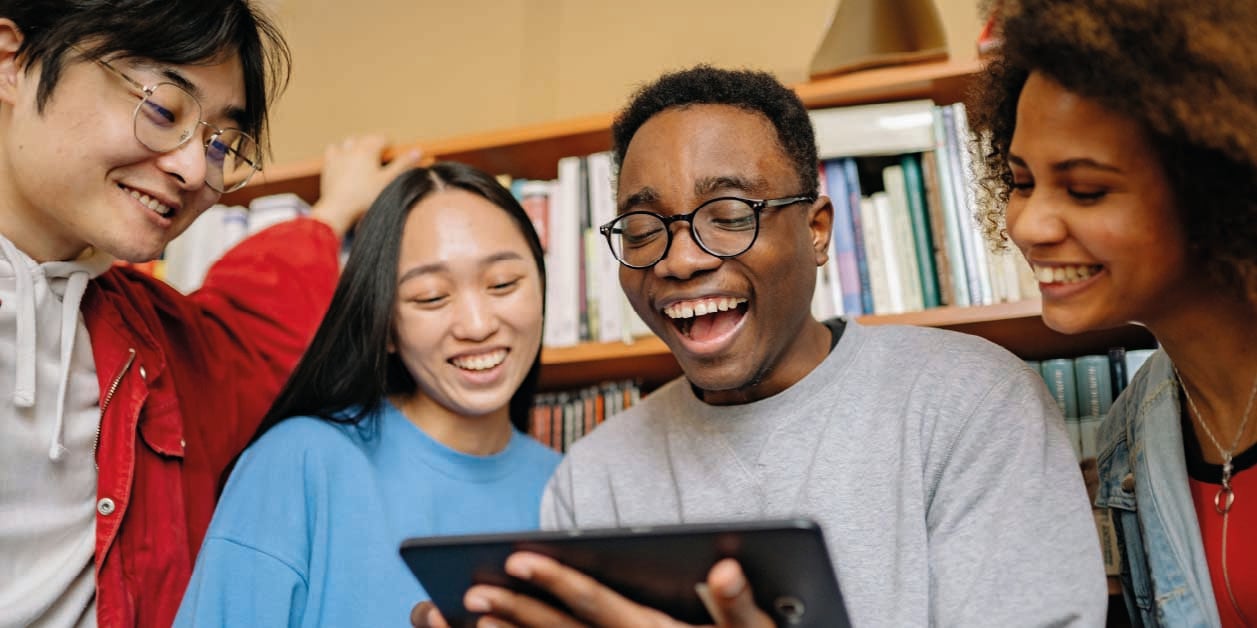 group-of-students-smiling